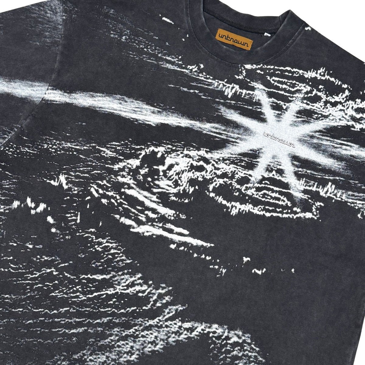 Horizon tee by Unknown - 5 | Vie+Riche