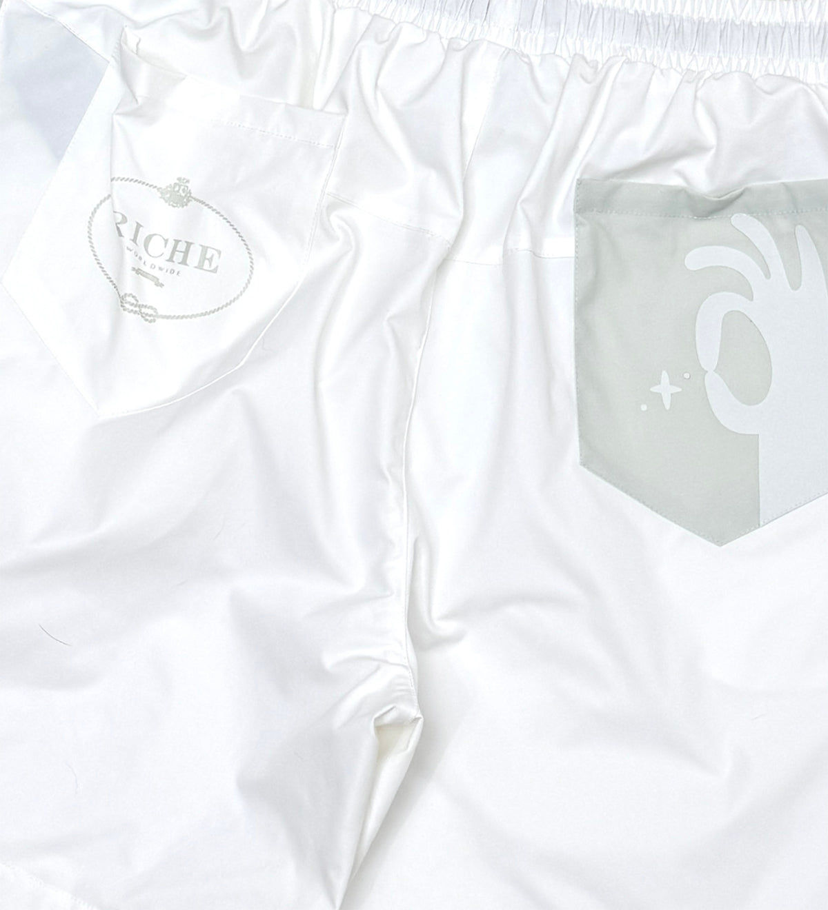 Tribal set White by Vie+Riche
- 9