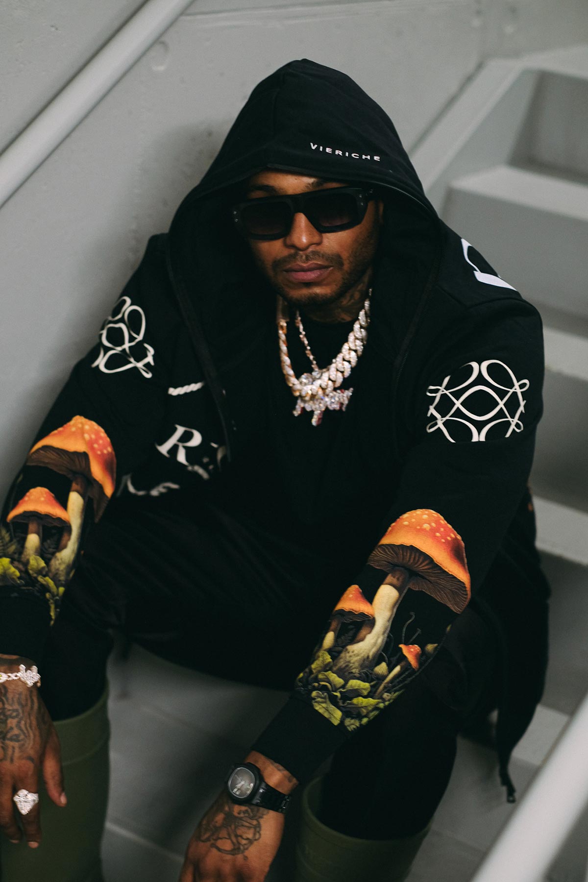 Lonefox hoodie Black by Vie+Riche
- 6