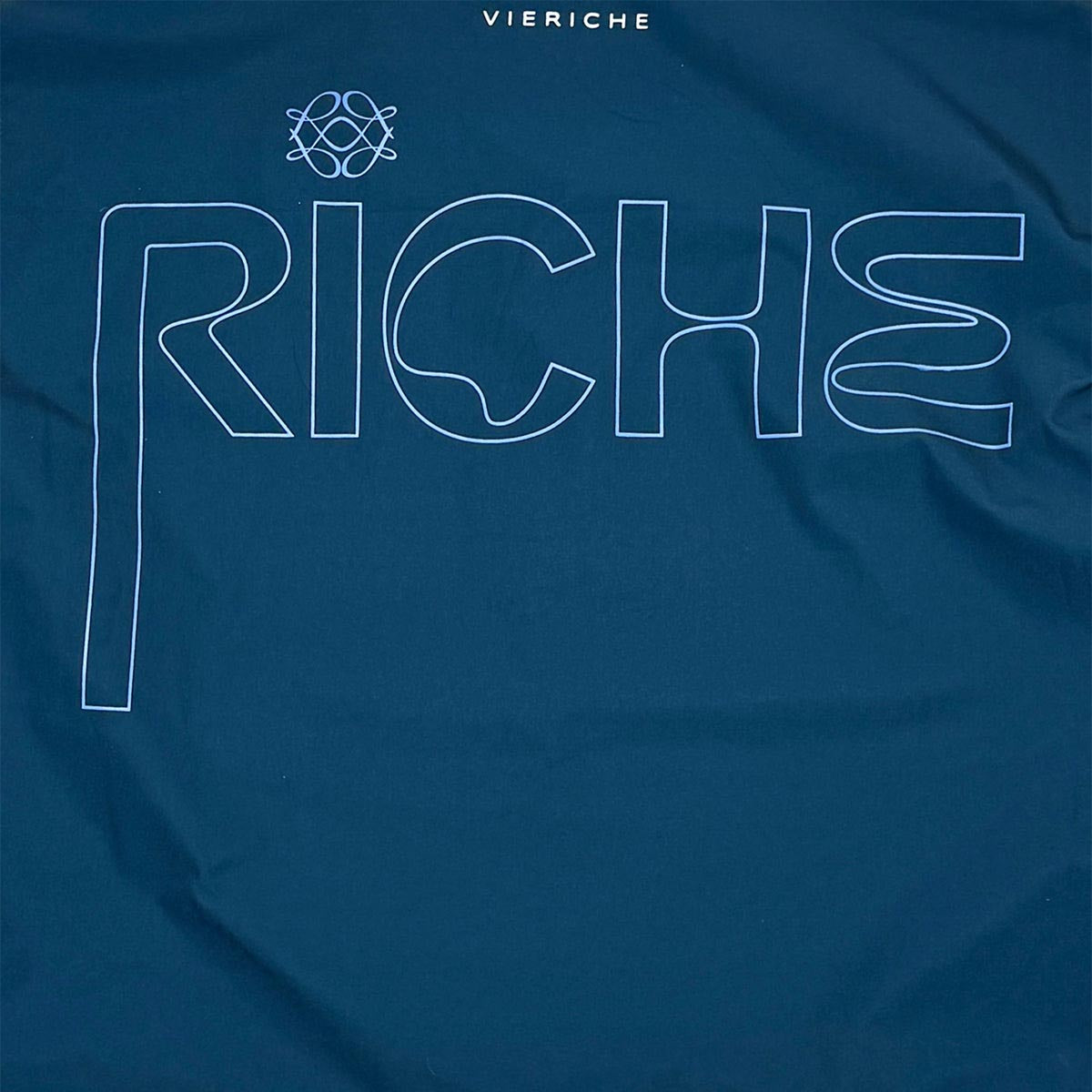 Reversible paisley set