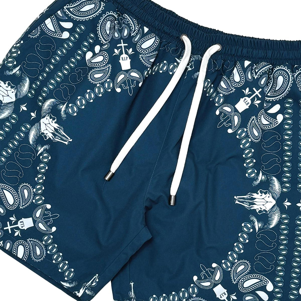 Reversible paisley set