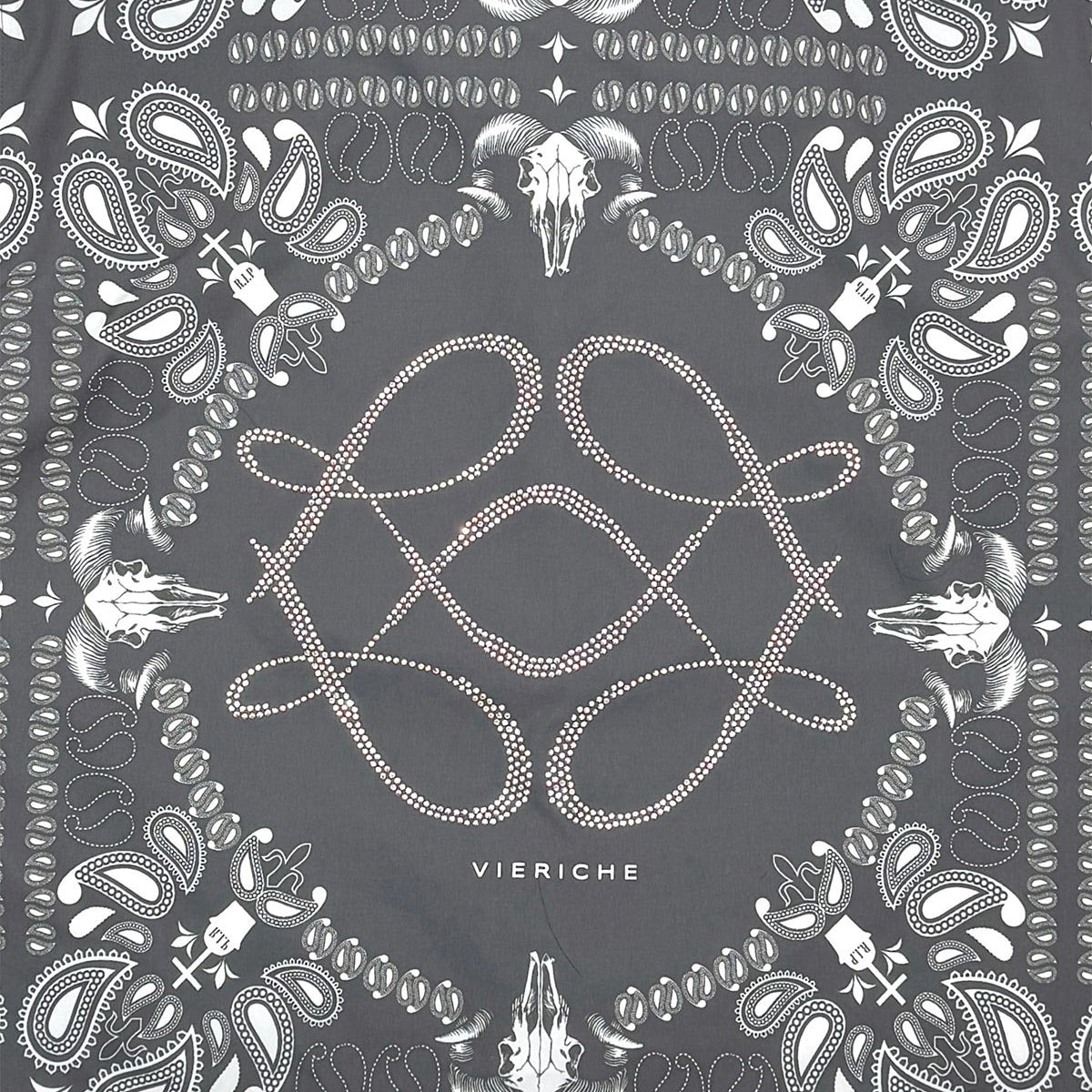 Reversible paisley set