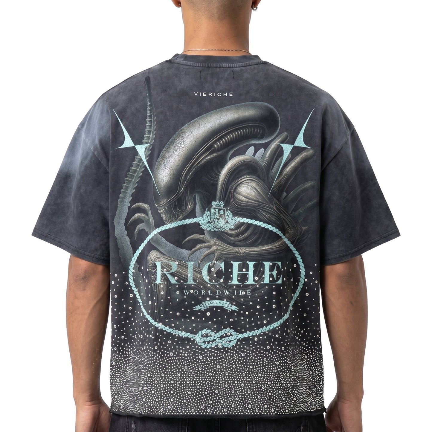 Alien 2050 tee | Vie+Riche 2