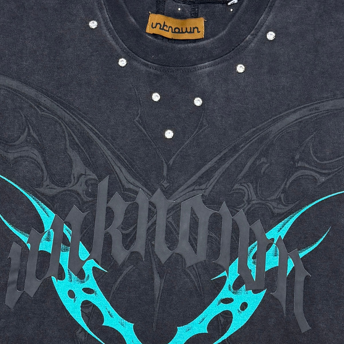 Printed wings sleeveless tee by Unknown - 5 | Vie+Riche